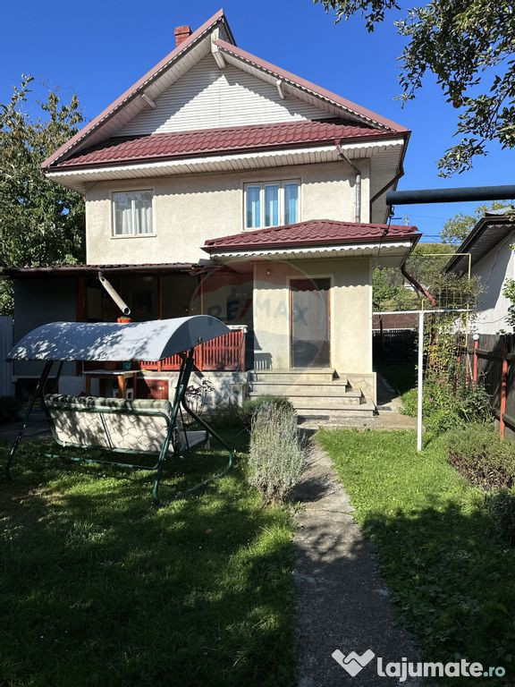 Casă / Vilă cu 4 camere de vânzare în zona Periferie