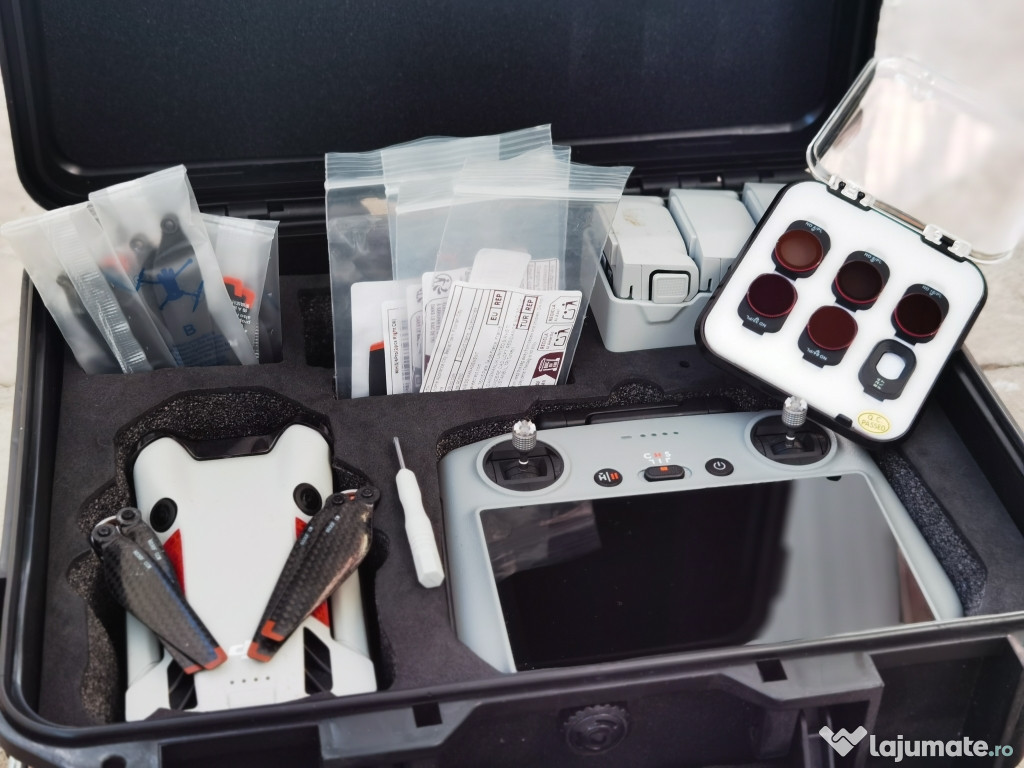 DJI Mini 4 Pro Fly More Combo (DJI RC 2).