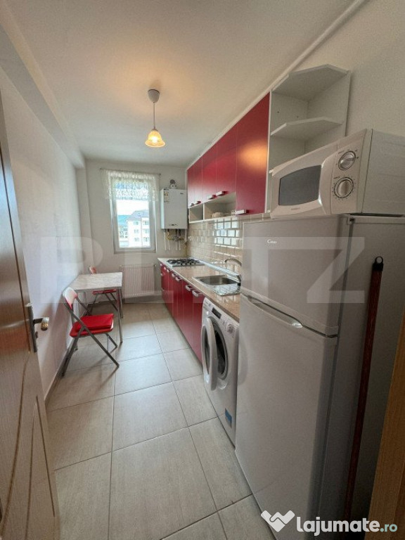 Apartament 2 camere, decomandat, 50 mp, parcare, zona Cetati