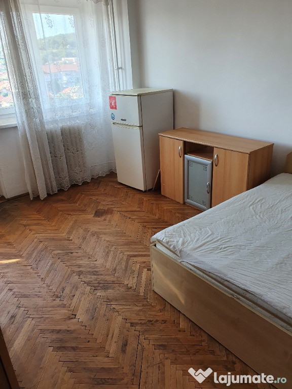 Vand garsoniera zona Centru Zavoi