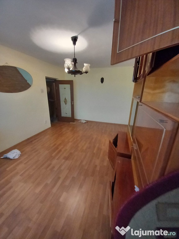 Ap.2 camere Vest DECOMANDAT 53000€