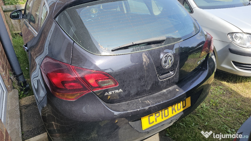 Dezmembrez Opel Astra J