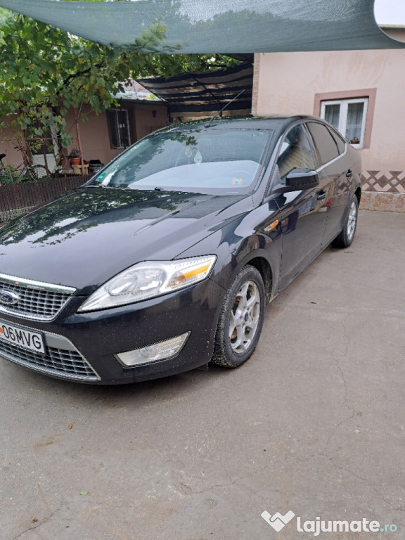 Vând Ford mondeo