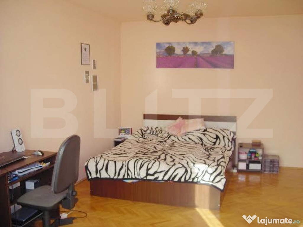 Apartament, 3 camere, decomandat, 70 mp, garaj, zona strazii