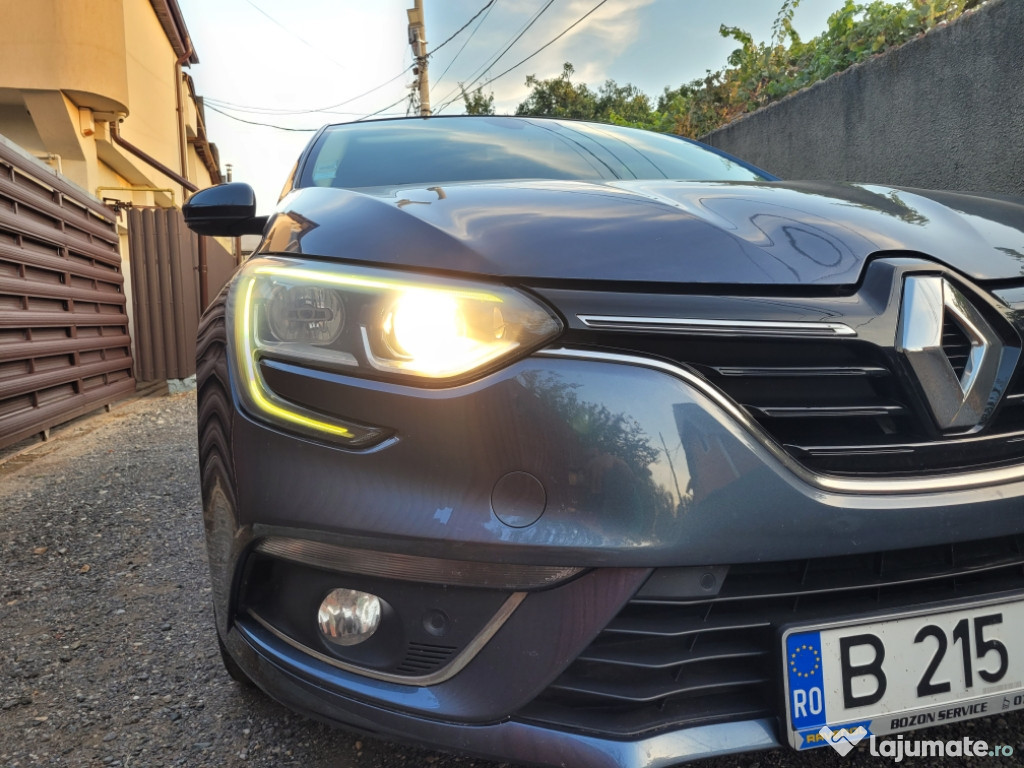 Far dreapta renault megane 4