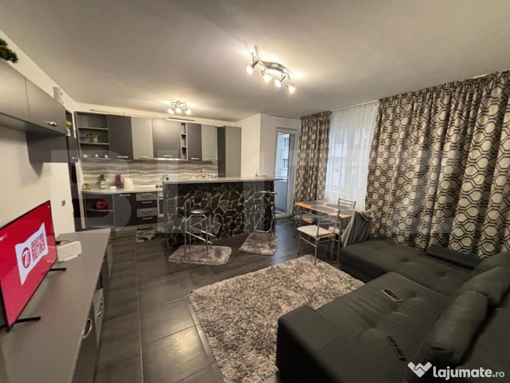 Apartament cu 3 camere, 72 mp, zona Vivo