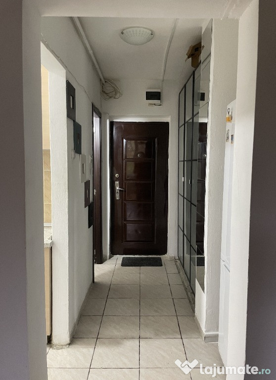 Garsonieră de închiriat – 50 m de metrou Costin Georgian