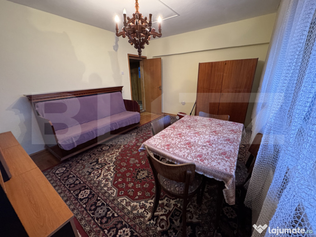 Apartament cu 3 camere de închiriat