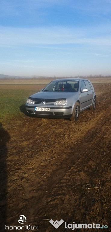 Vând Volkswagen Golf 4