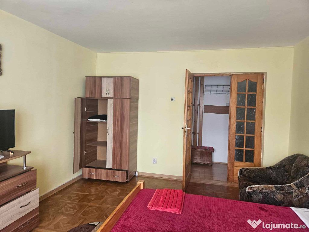Apartament de 3 camere zona Ciucas,str Ciprian Porumbescu,