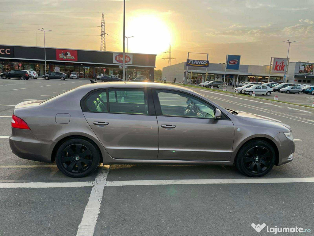 Vând Skoda Superb 2