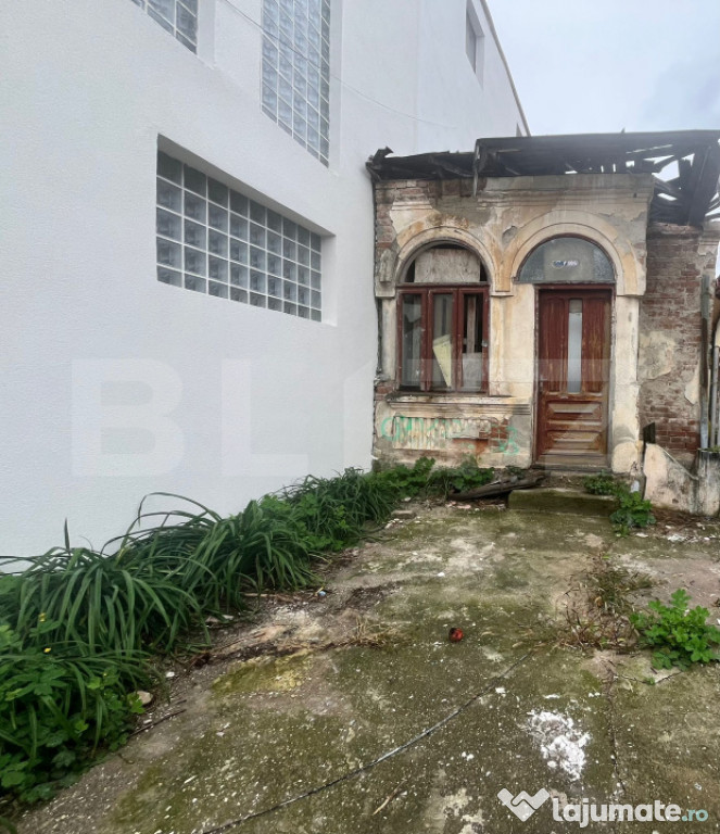 Casă 3 camere, 76 mp, teren 175 mp sau Teren necesita renov