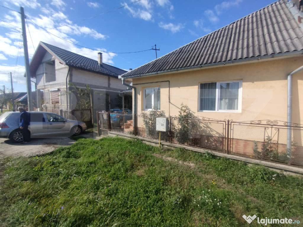 Casa cu 3 camere,90 mp,23 ari teren intravilan,zona Beclenut