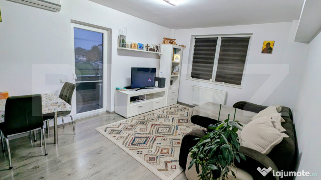 Apartament cu 3 camere, 61 mp, zona Cetate