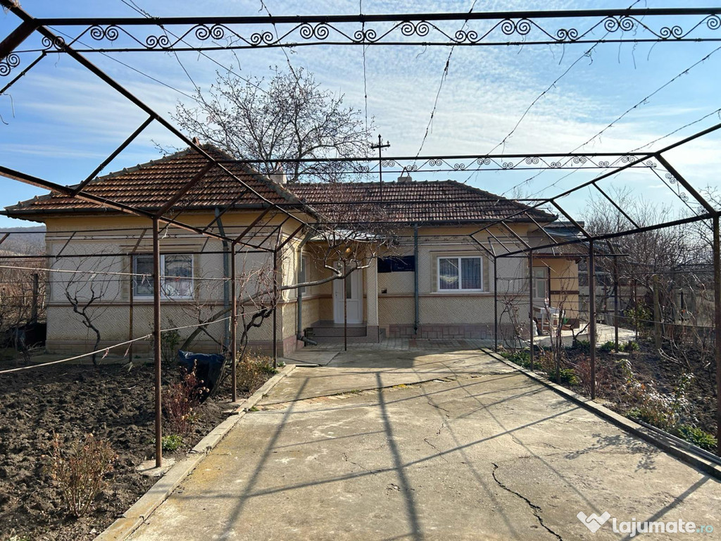 Casa de vânzare strada biserici