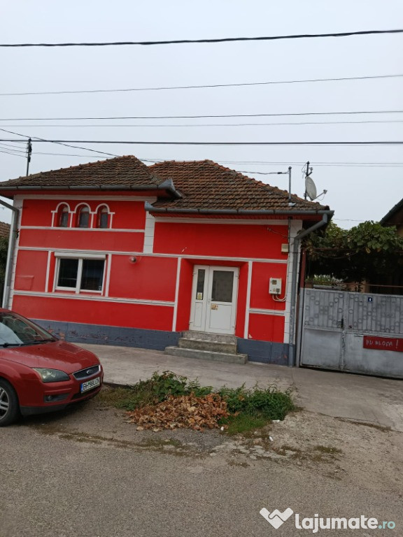 Spatiu comercial si separat in curte casa de locuit Iancu de Hunedoara