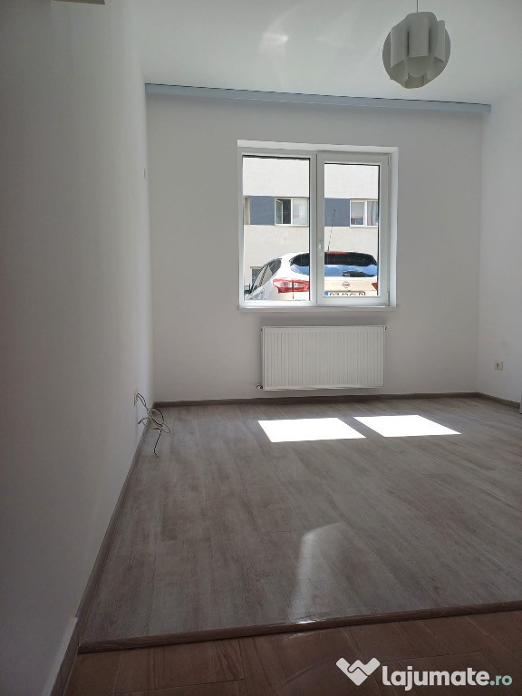 Spatiu comercial - intersecție Tineretului cu Ilie Petre TVA 0