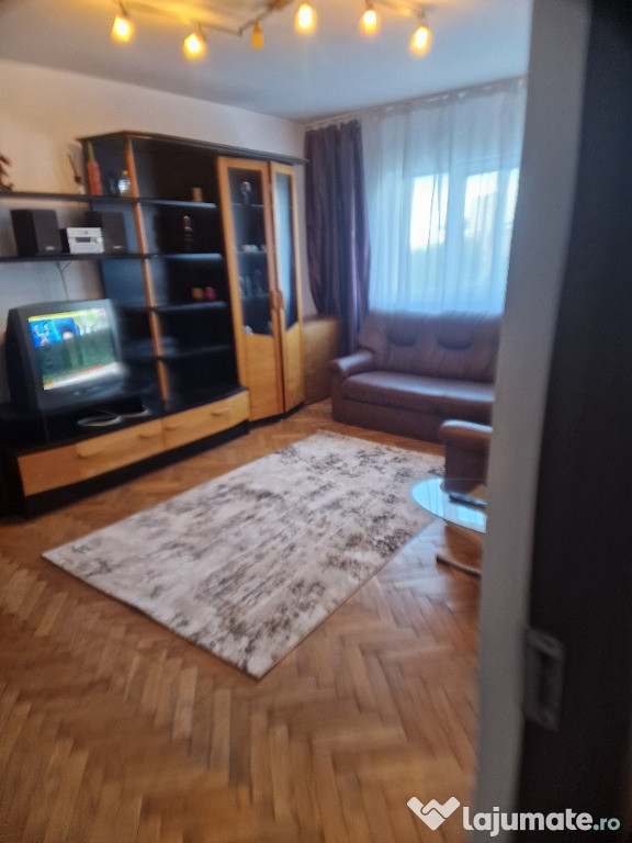 Inchiriez apartament 3 camere Constanța