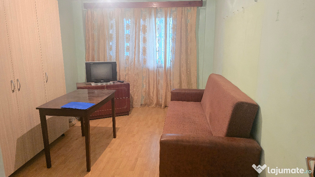 Vand apartament 2 camere decomandat in Deva, zona Micro 15, etaj 8,