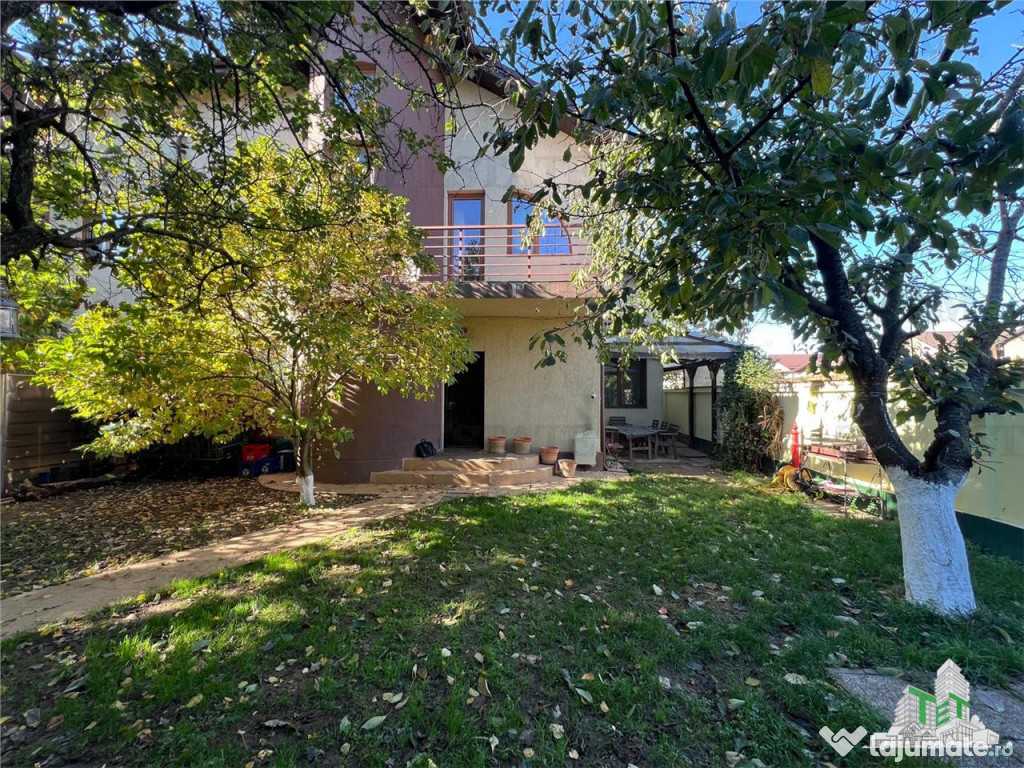 Vila individuala cuplata 6 camere P E M, cu incalzire pe cen