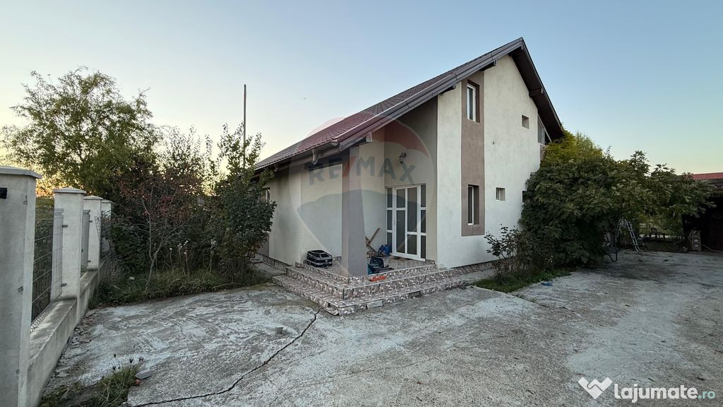 Casă / Vilă cu 5 camere