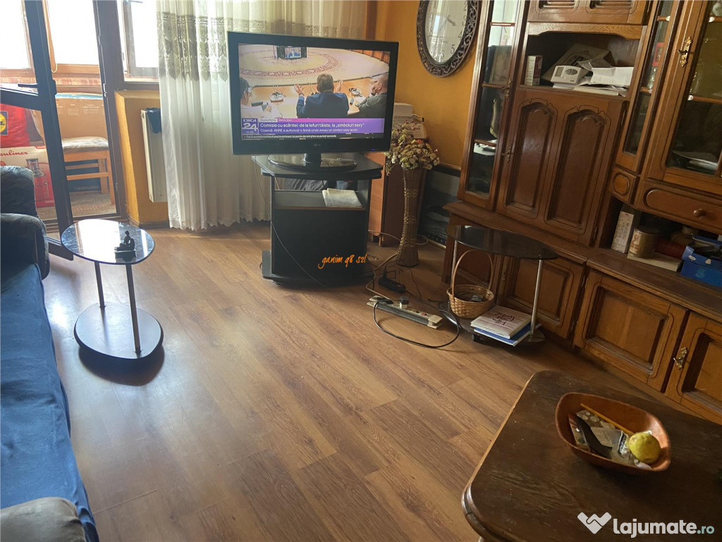 Apartament 4 camere , zona ultacentrala - Primaria Focsani ,