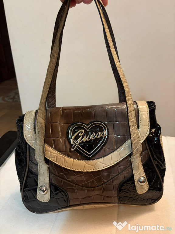 Geantă damă tip Guess