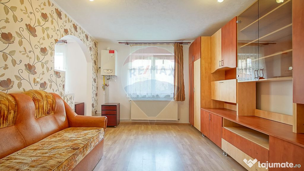 Apartament 2 camere renovat, central – Zona ISR, Râșnov