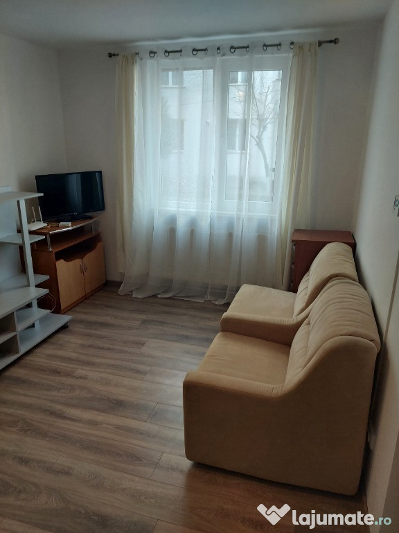 Garsonieră confort I, Roman, recent renovată, parter