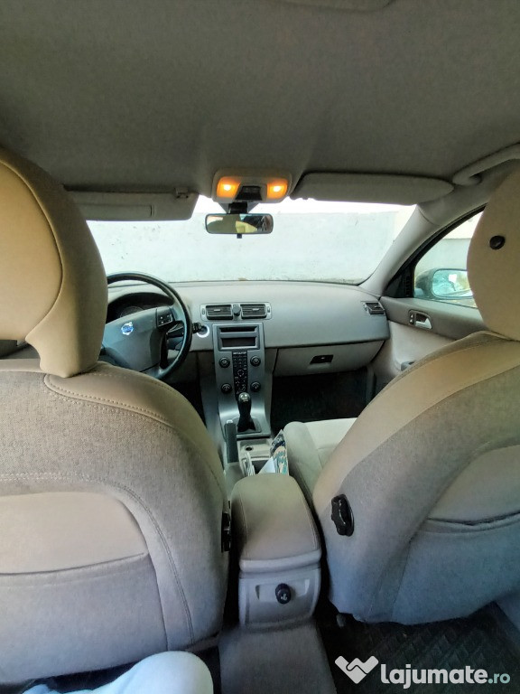 Volvo v50,an 2007,capacitate cilindrica 2000cm