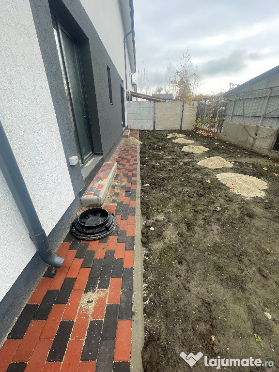 Apartament 2 camere, curte 60 mp, 2 locuri de parcare, poziție buna