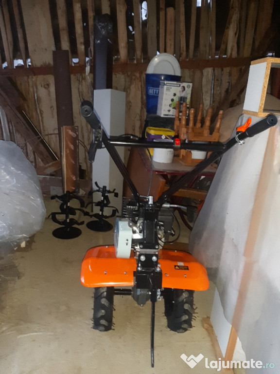 Motocultor 7cp.cu freza de pamînt