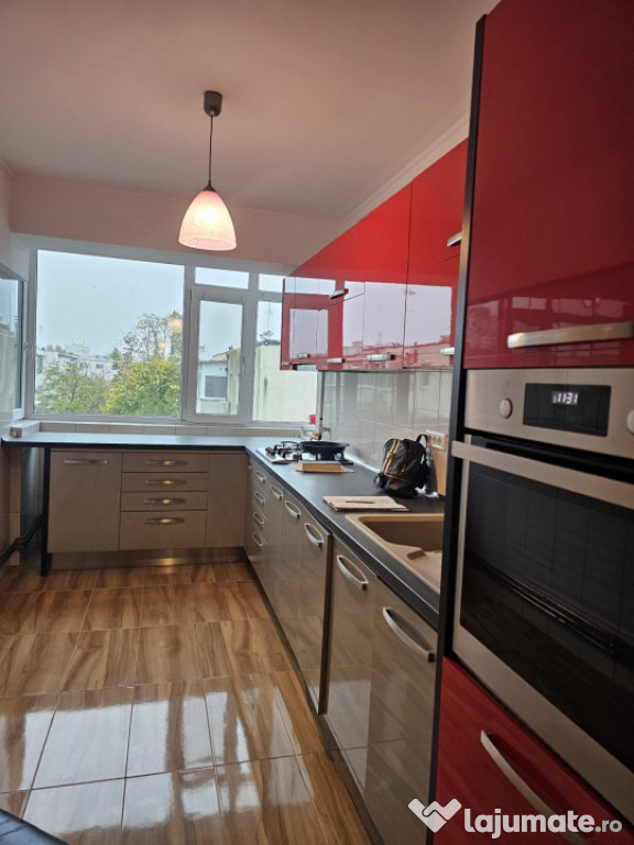 Apartament 3 camere de vanzare Zona Icil, Constanta