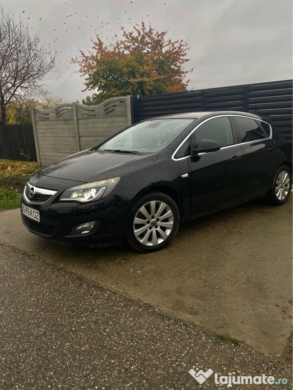 Opel Astra J 2012