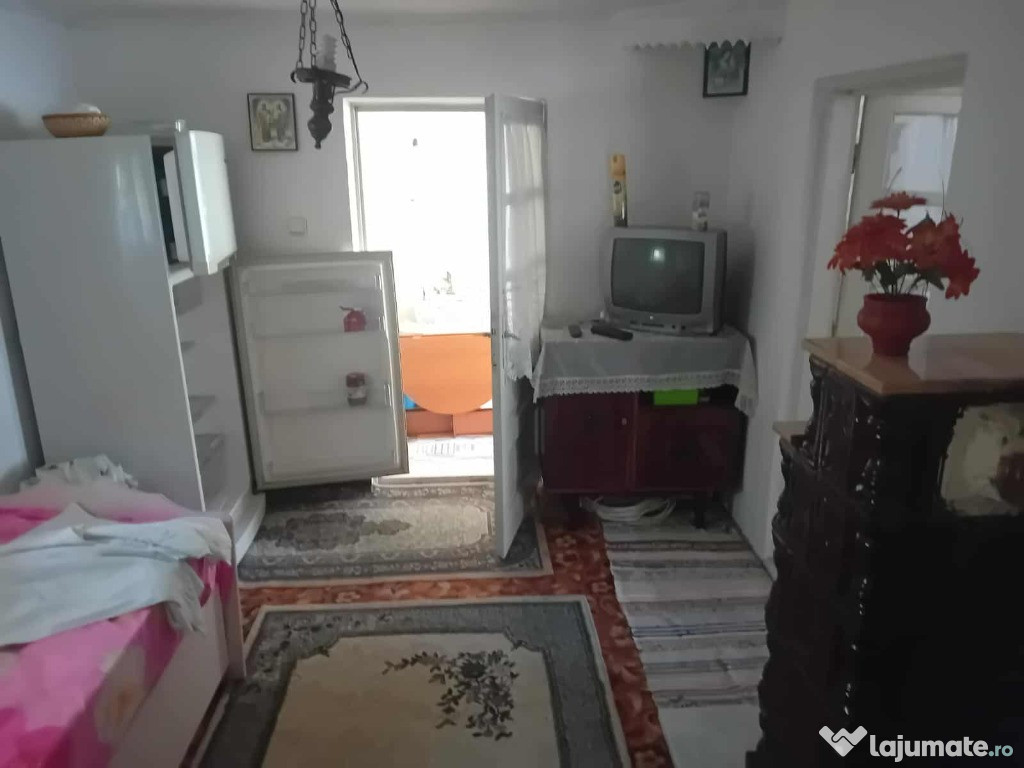 Vila 140mp Savinesti la sosea teren 1000mp locuibila mobilata utllata