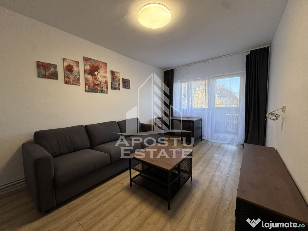 Apartament 4 camere , zona complex , centrala proprie