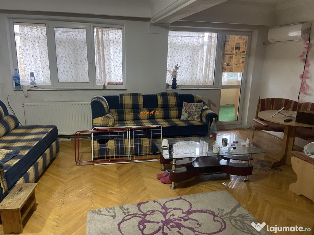 Apartament 4 camere , zona cetrala - Teatru Focsani ,123 mp