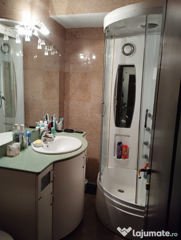 VAND APARTAMENT 3 CAMERE CENTRAL