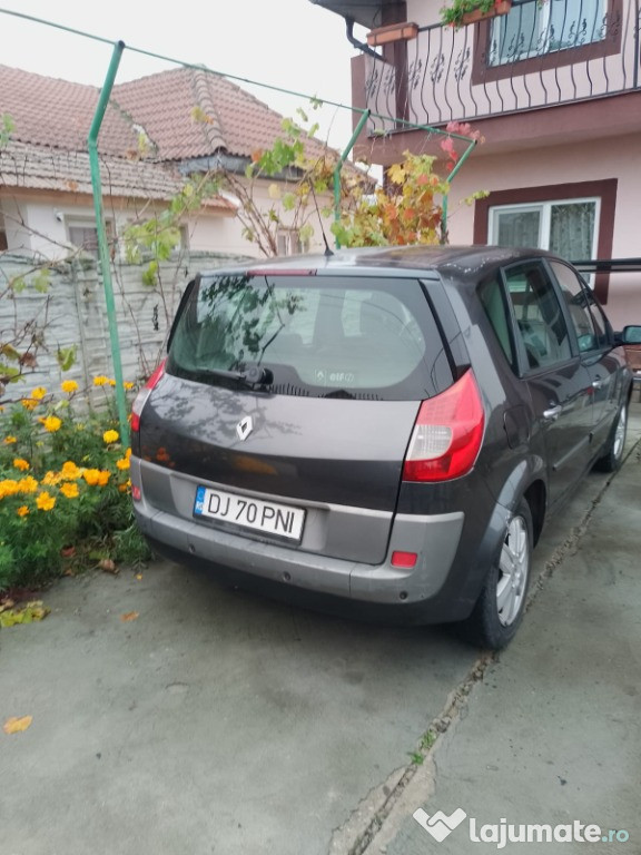 Vând Renault Scenic
