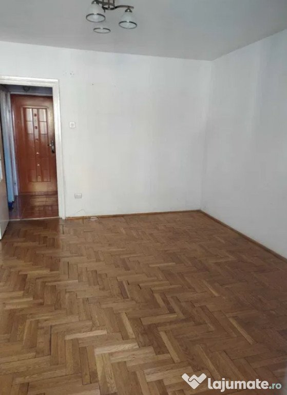 Garsoniera semidecomandat - zona Astra