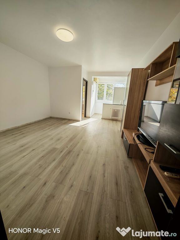 Metrou Aparatorii Patriei Garsonieră renovată mobilata ...