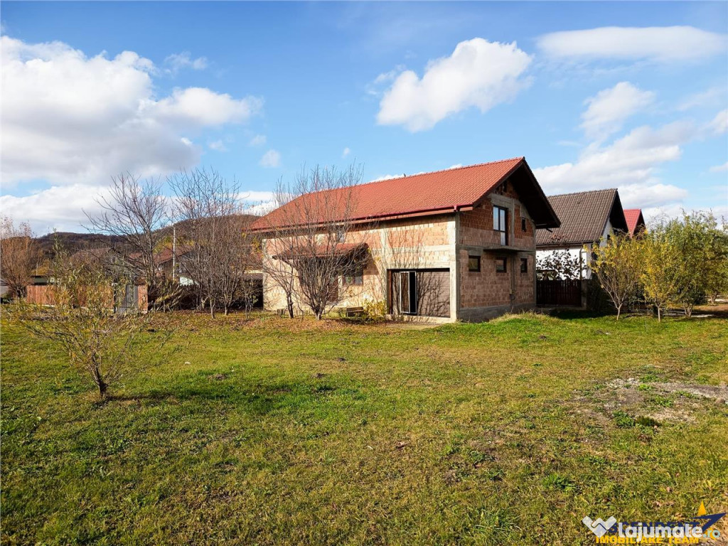 Proprietate in dezvoltare: casa la rosu cu 3 dormitoare, gar