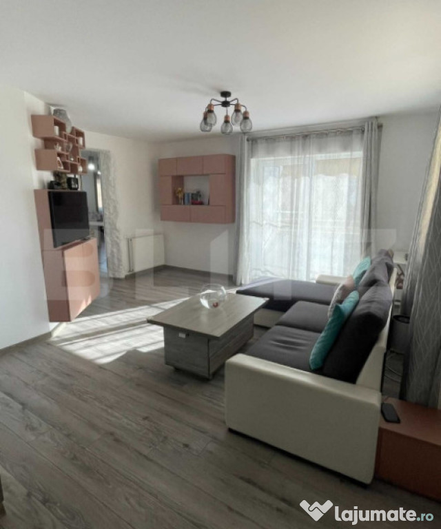 Apartament cu 3 camere, etaj 3/4, cu 2 parcari si 2 bai, zon