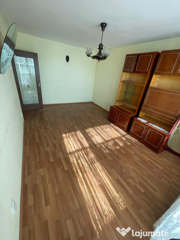 Apartament 2 camere, decomandat, etajul 9/10, Lamaita Vest