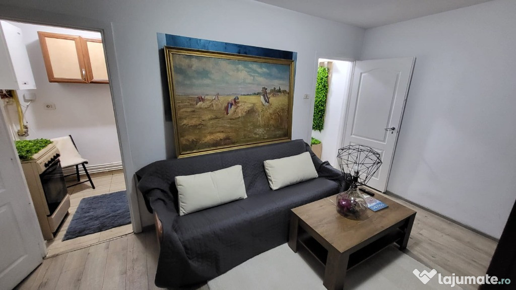 Vand apartament cu 2 camere