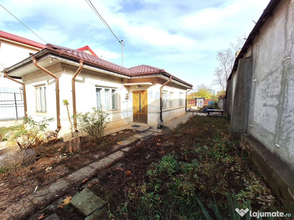 Casă / Vilă cu 3 camere de vânzare în zona Central