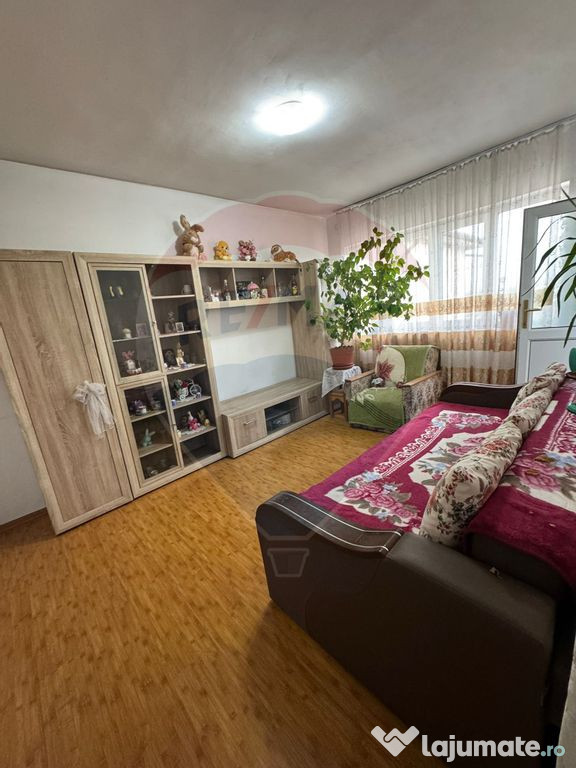 Apartament cu 3 camere în Gugești
