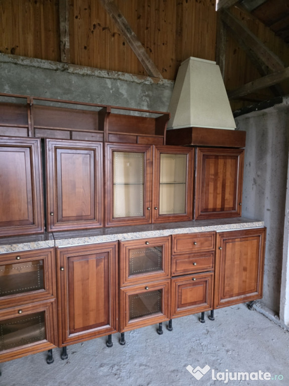 Bucătărie folosita în stare buna
