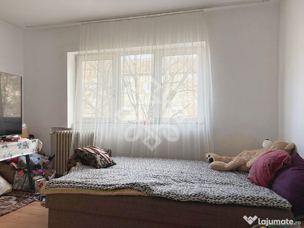 Apartament cu 4 camere, etaj 3, Nufarul