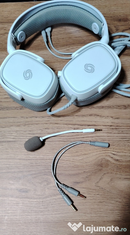 Căști iluminare și cu microfon